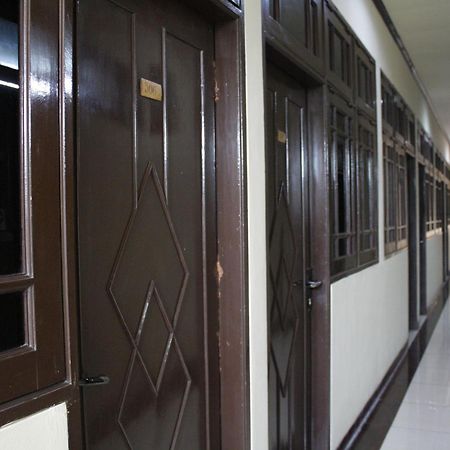 Vaccinated Staff - Oyo 181 Wisma Bintang Jacarta Exterior foto
