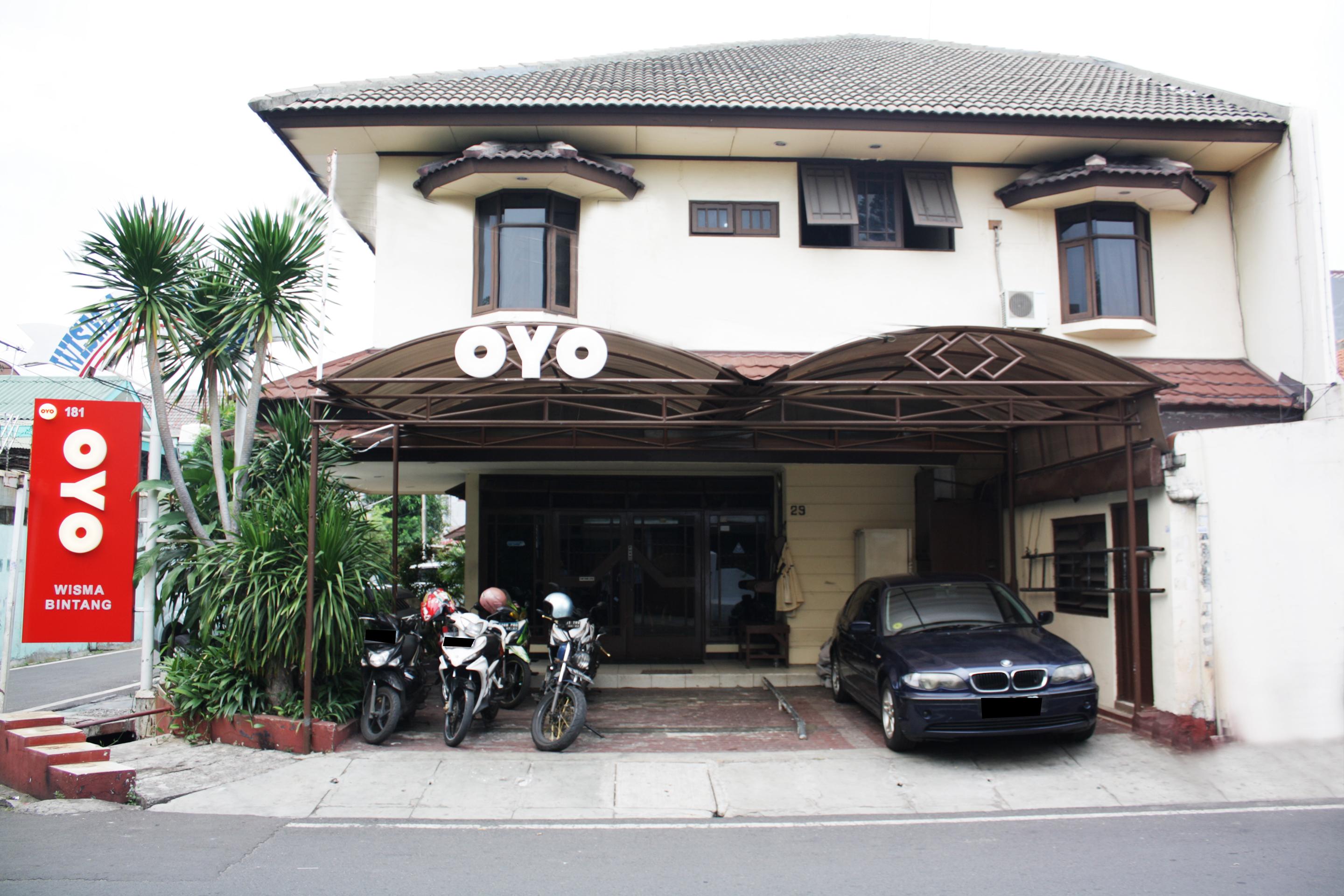 Vaccinated Staff - Oyo 181 Wisma Bintang Hotel Jacarta Exterior foto